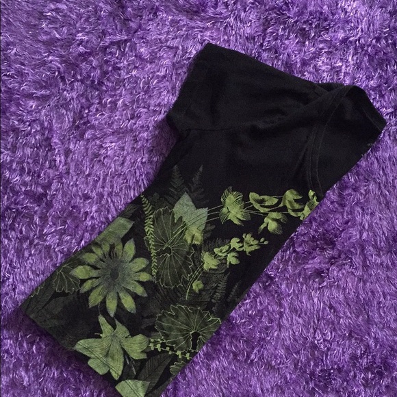 White Stag Tee floral black and green small t-shirt - Picture 6 of 6